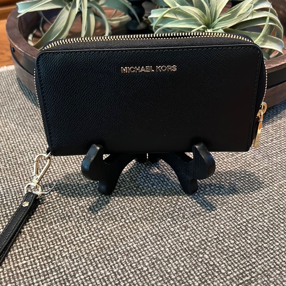 Michael Kors Wristlet. Brand new with tags